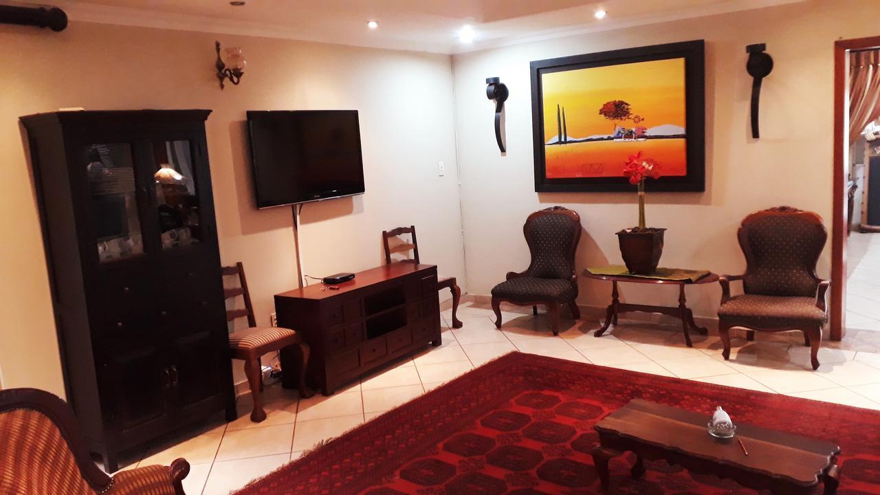 Sunset Ridge Guest House Rustenburg Exterior foto